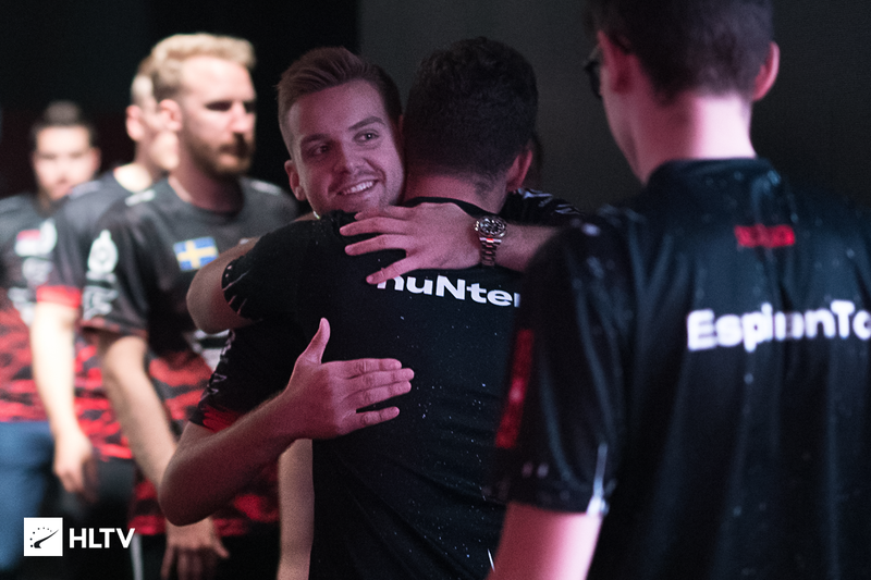 传闻：Riot Games考虑允许教练在比赛期间与玩家沟通