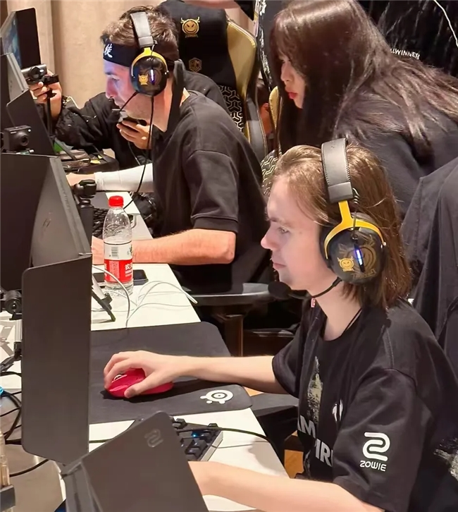 里程碑： Bilibili Gaming 实现了 LPL 8000杀成就