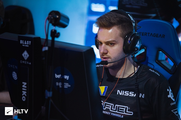 Snax ：目前没有回归的计划，收到了来自二线队伍的三份邀请