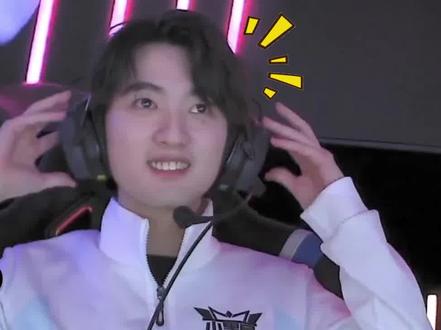 又是翻中翻！老FPX三C龙魂团强杀薇恩逆转 Doinb队击败Uzi队