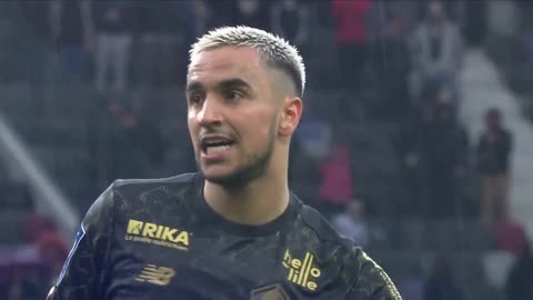 足协杯：克雷桑梅开二度 山东泰山5-0大胜青岛红狮