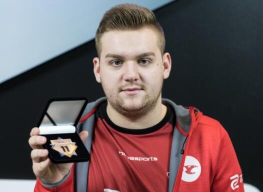 英文采访Doggo：SwordArt比较会制止我那些比较冲动的举动